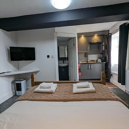 The White Lion Hotel, Church Road, Yate Bs37 5Bg Self-Check-In Free Parking Exterior foto