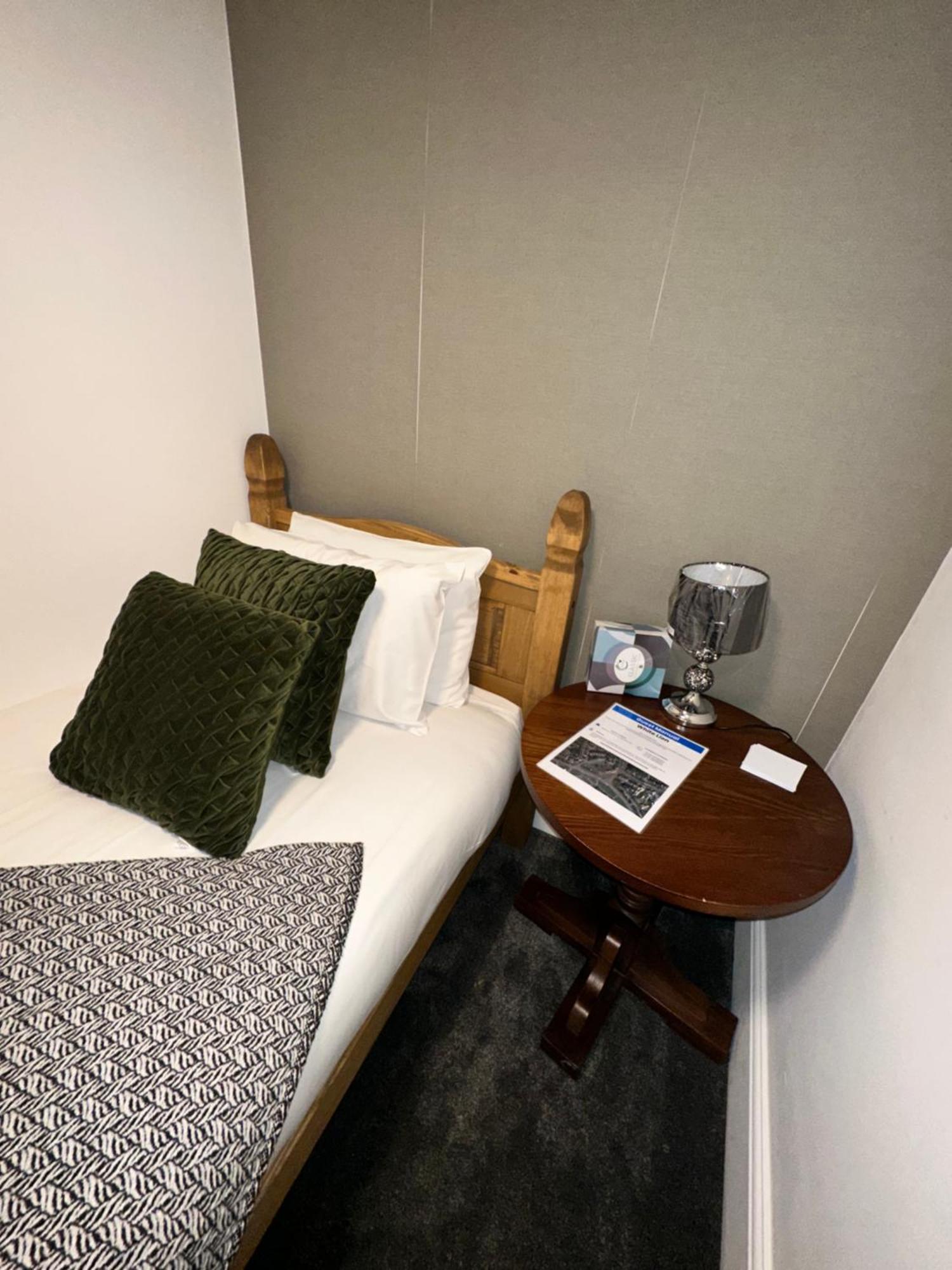 The White Lion Hotel, Church Road, Bs37 5bg Self-check-in Free Parking Apartment Yate